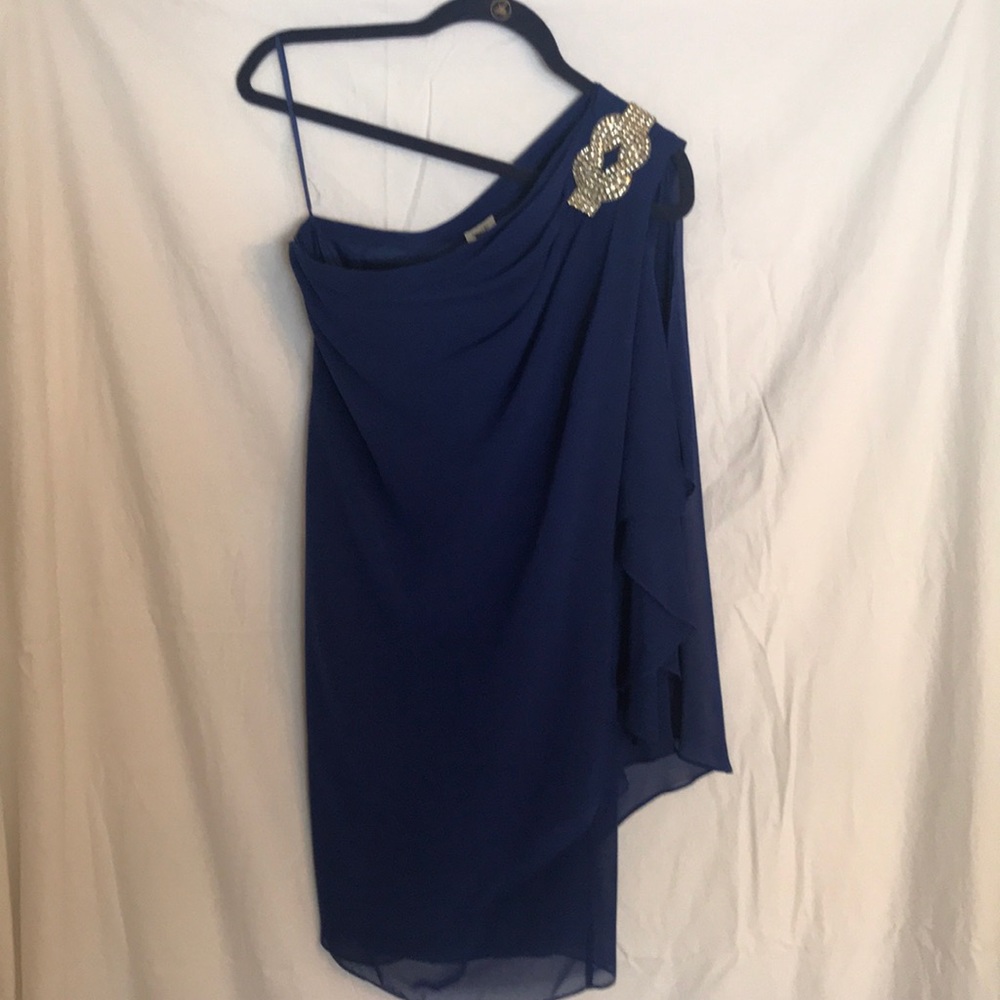 Cocktail dress . One shoulder.